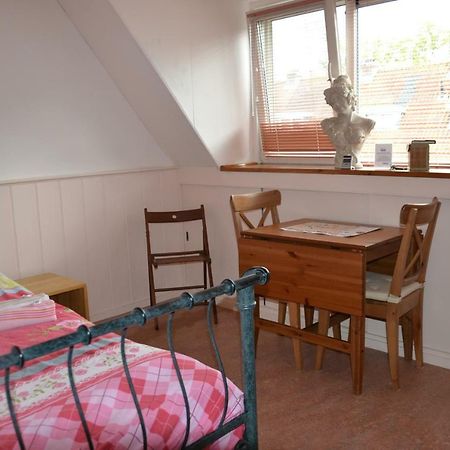 B&B Macbed Checkin-Time 1700-1800 Or Request Before You Book Alkmaar Bagian luar foto